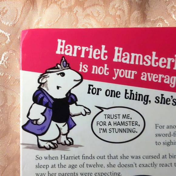 Hamster Princess: Harriet the Invincible by Ursula Vernon Hardback - Picture 3 of 4